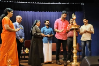 Anton Babu of fortune IAS Academy lighting the lamp
